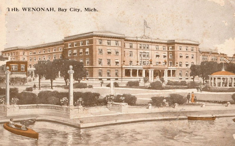 Wenonah Hotel - Vintage Postcard (newer photo)